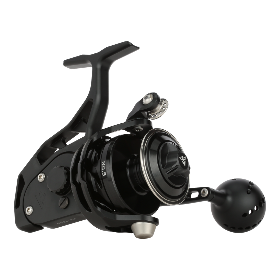 Visser PierMaster Series bail-less spinning reel in black, product view 1